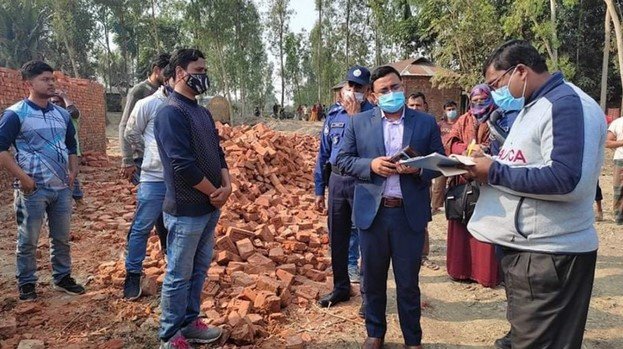 গাইবান্ধায় অভিযান - অবৈধ ইটভাটা বন্ধ করে দিয়েছেন জেলা প্রশাসন গাইবান্ধায় অভিযান - অবৈধ ইটভাটা বন্ধ করে দিয়েছেন জেলা প্রশাসন